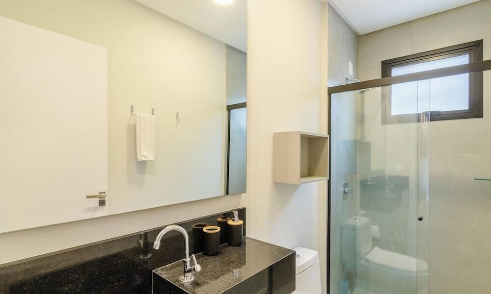 Your Exclusive Stay Just Steps From the sea in Meia Praia - FFS II