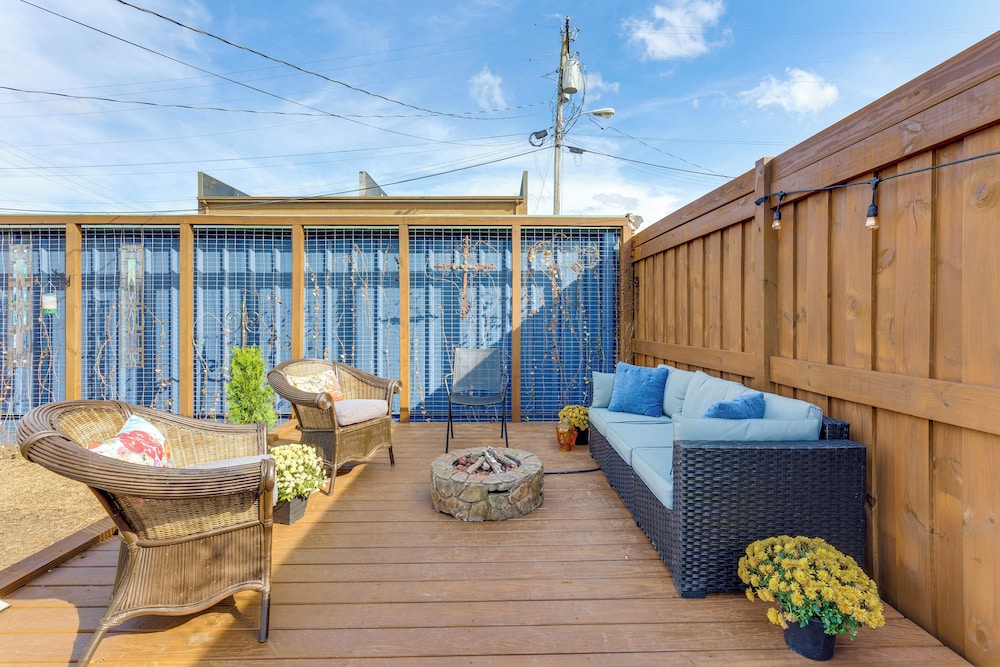 'arboco' Downtown Murphy House w/ Courtyard!