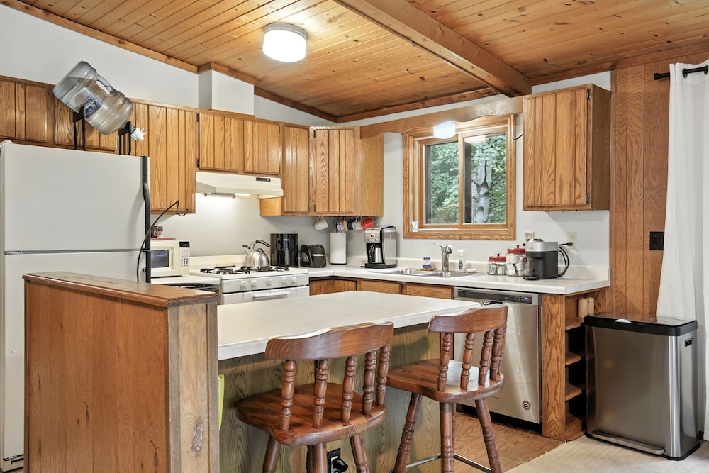 The Treehouse Lakes & Trails Cabin 3 Bedroom Cabin