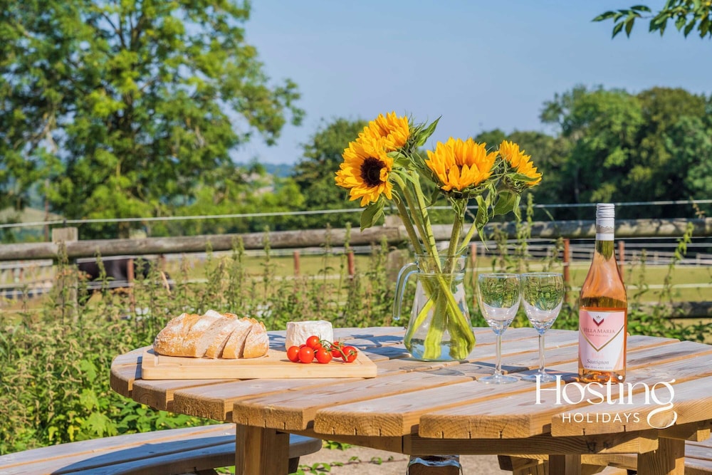 Walkers Lodge In The Heart Of The Chilterns With Incredible Views