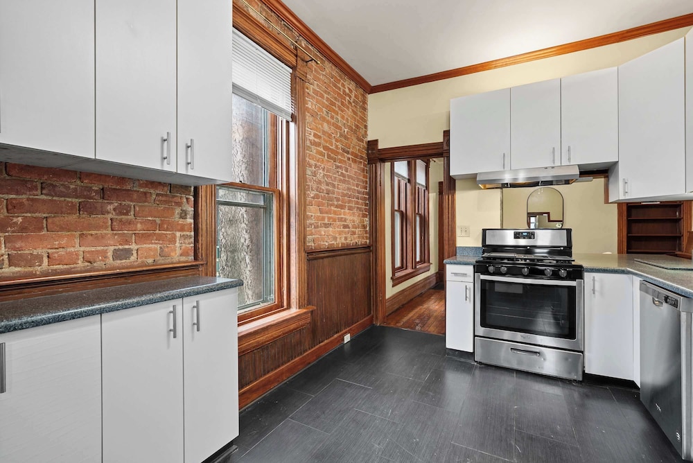 Vino & Vibes Villa Sleeps 6!