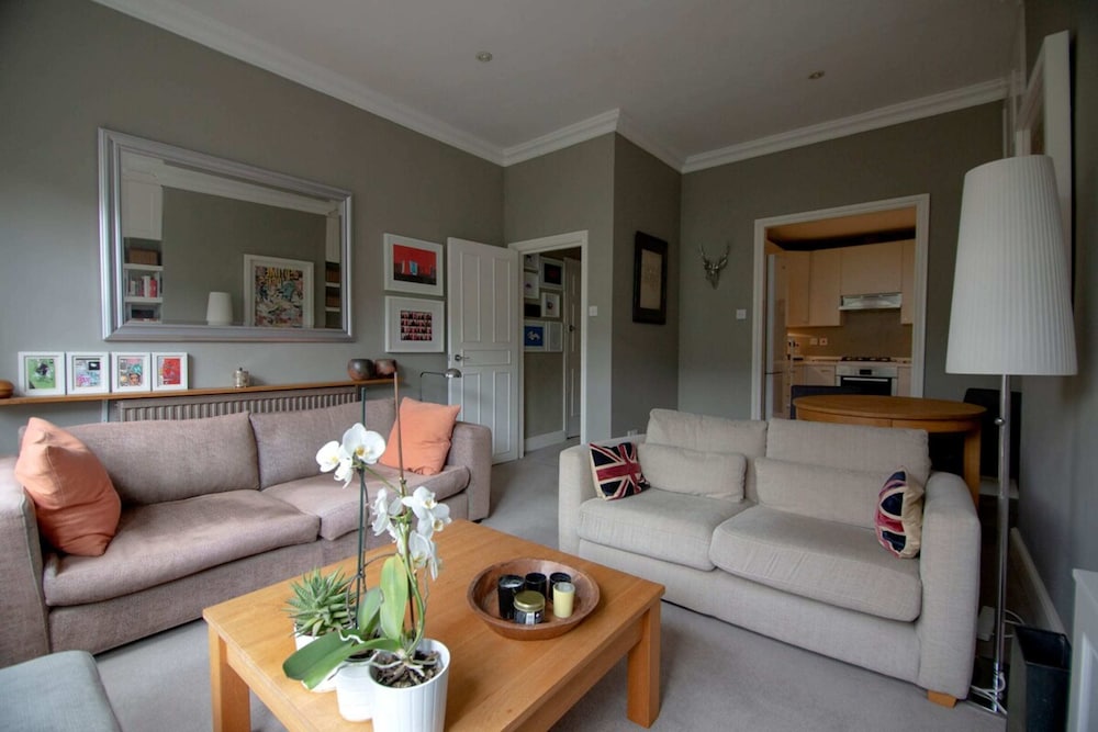 Wonderful 2 Bedroom in Quiet Area near Camden Square
