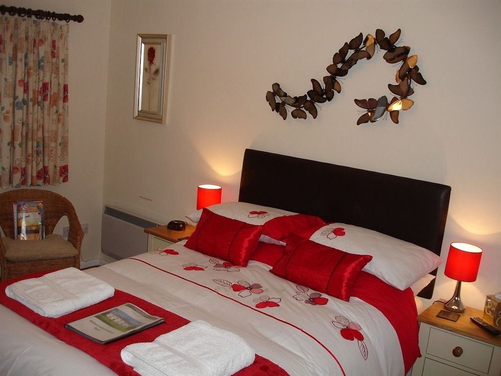 Leworthy Farmhouse view 2