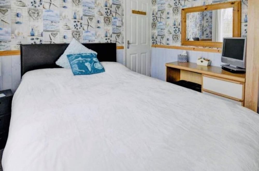 Comfy House, Sleeps 4, in Bude Cornwall, England view 2