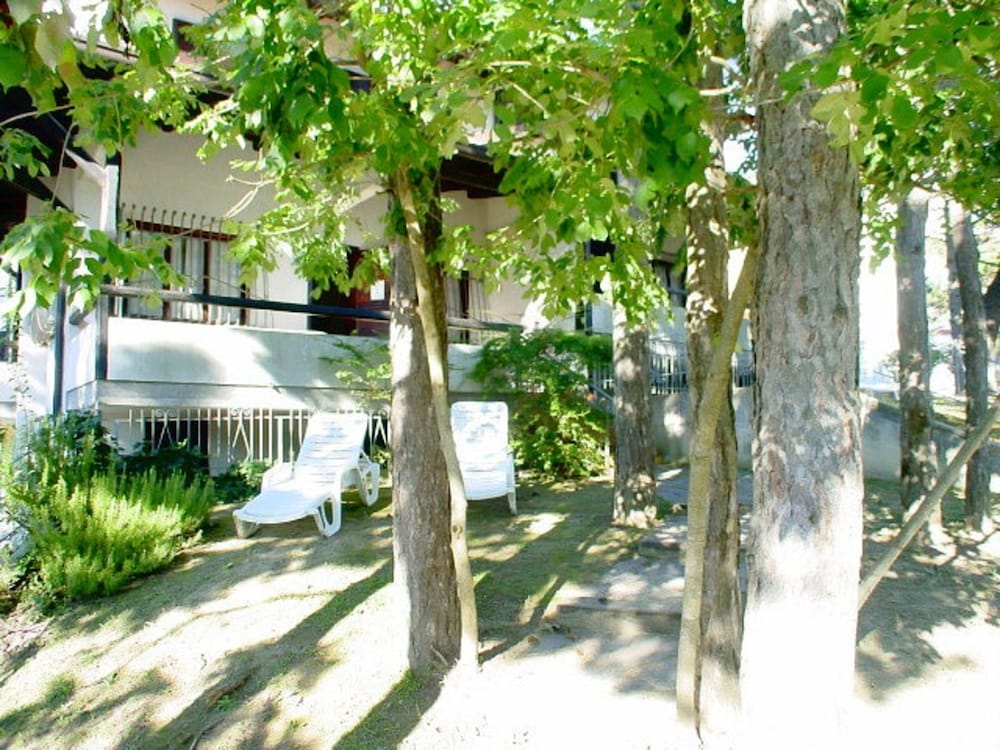 Large row House With Private Fenced Garden for 10 Guests in Lignano Pineta