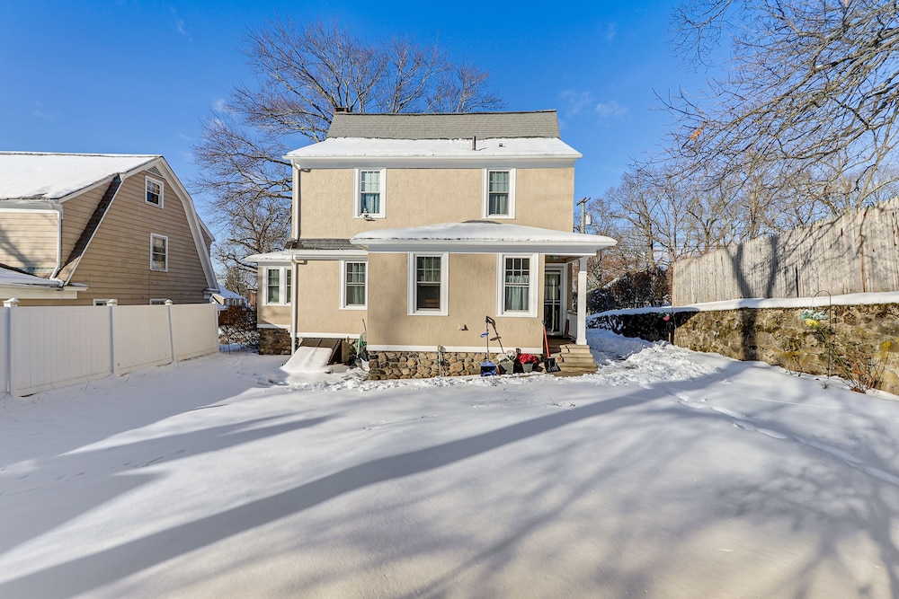 Charming Connecticut Retreat Near Museums Hiking - Property Image 2