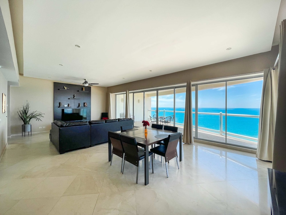 Breathtaking Luxury Oceanfront Condo