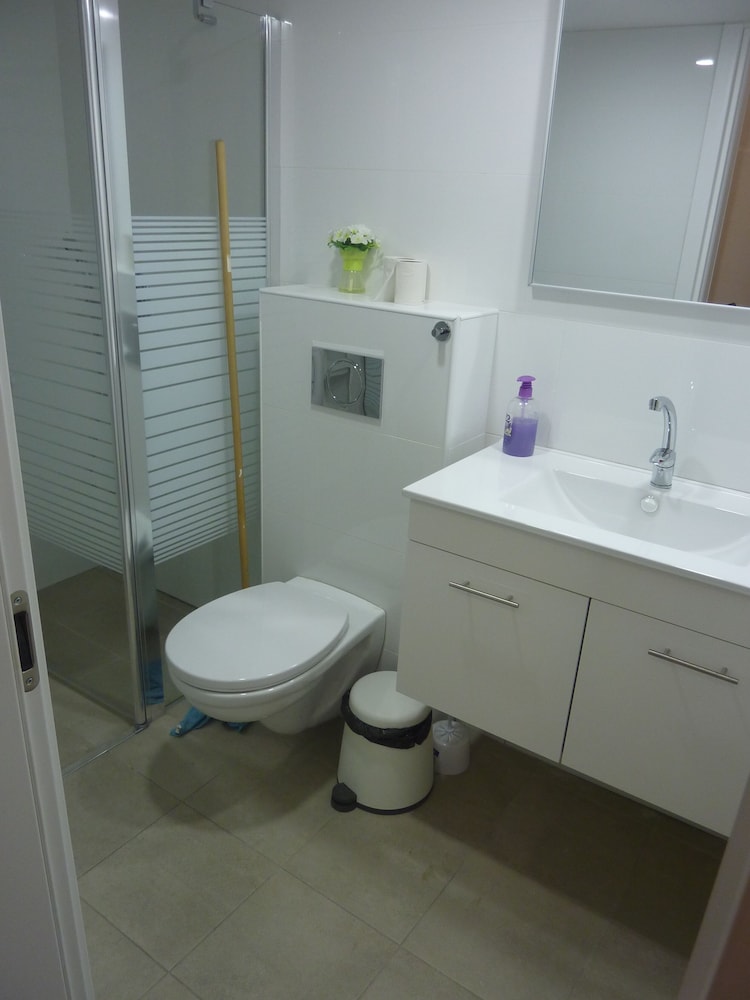 Allenby 2 Bed & Breakfast