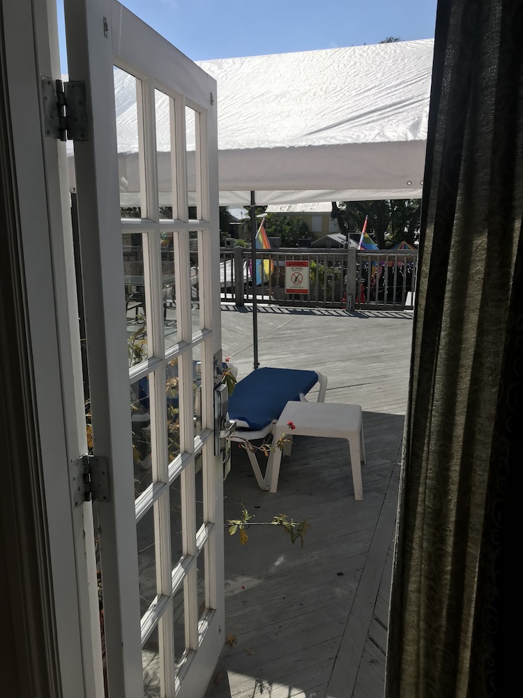 New Orleans House - Gay Men Adult Resort