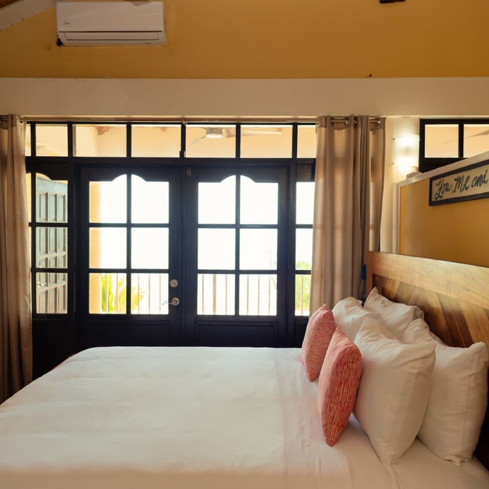 Villa Mission Bay in Belize City