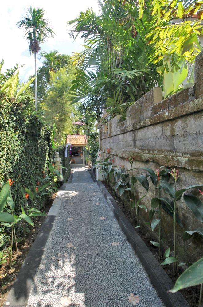 Kubu Rama Ubud Cottage view 5