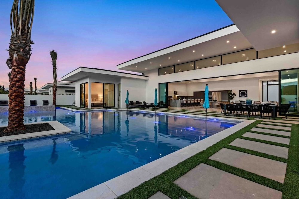 Sleeps 28 2 Luxe Villas w/ Pickleball Court Bravo Villas Dorada by Avantstay