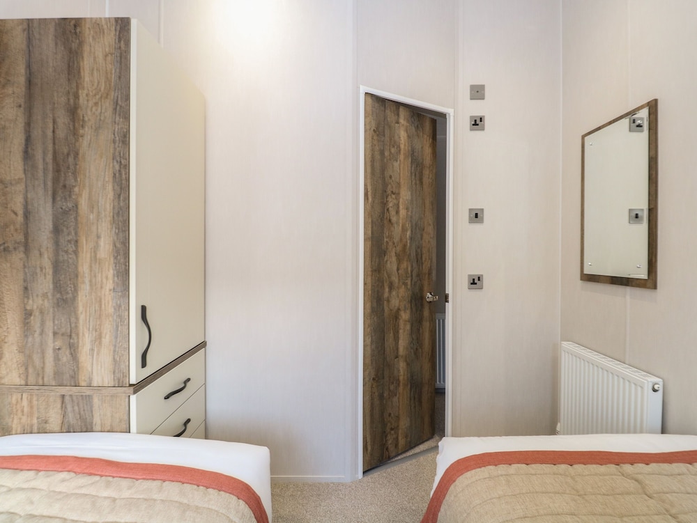 Broadland Sands Lodge