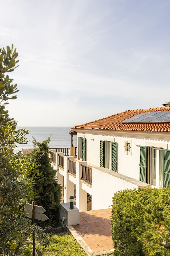 Coastal Charm Chalet by Cadenzalux