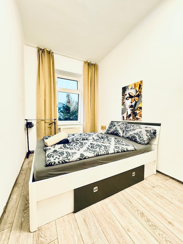 Affordable Cozy 3BR Apt Near FAC Platz