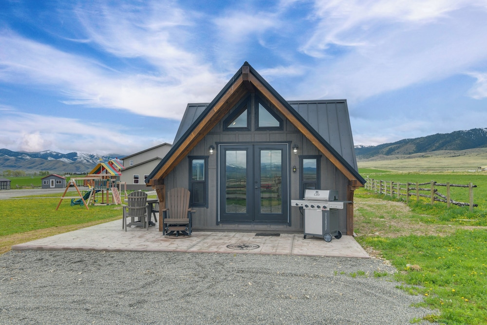 1/2 Mi to Ruby River: Cabin w/ Trail Access!