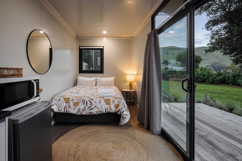 Tatapouri Retreat - Glamping