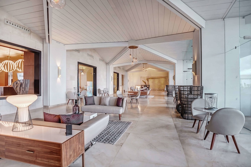 Jamaica Vacations - Royalton Blue Waters Montego Bay, An Autograph Collection All Inclusive Resort - Property Image 8