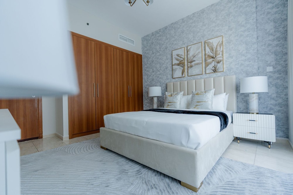 Iconic 2BR in Skycourt Dubailand