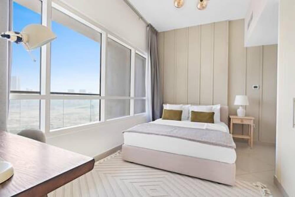 Silkhaus Modern Pad With Pool Gym Near Reem Park