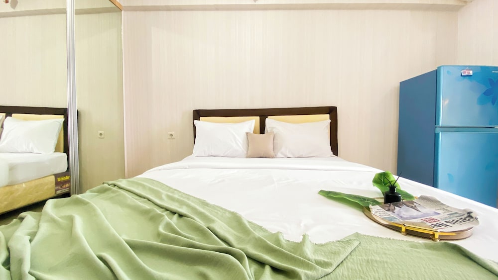 Homey And Comfy Studio At Bassura City Apartment Near Mall
