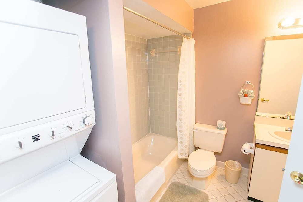 Oceanfront Luxury: 2BR Condo, St. Augustine
