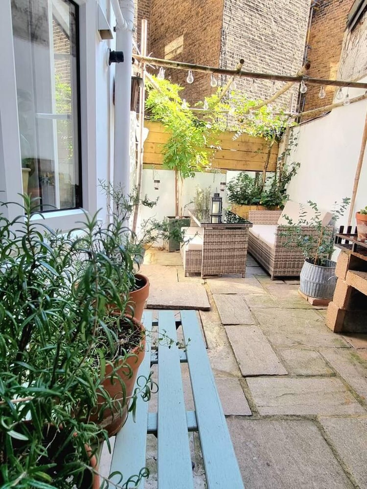 outdoor bbq area