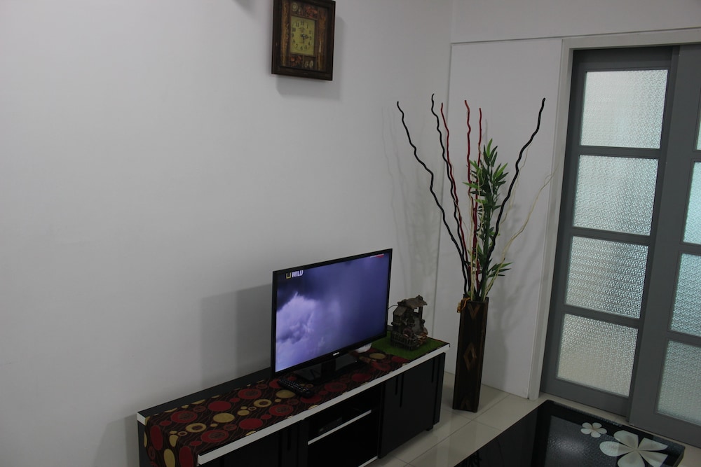 City Living with Panoramic Sea Views at Danga Bay
