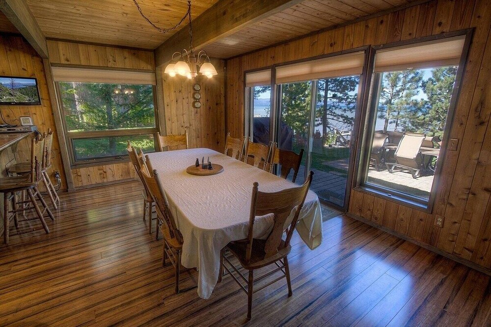 Cyh1281- Tahoe Acres 5 Bedroom Home