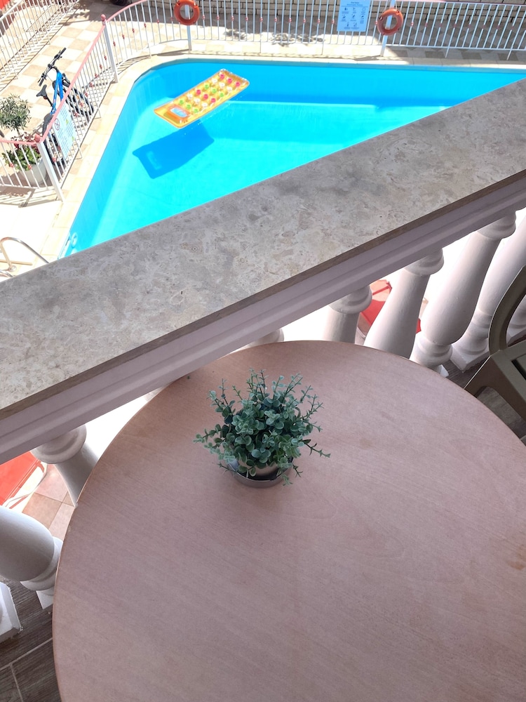 Villa Antonis