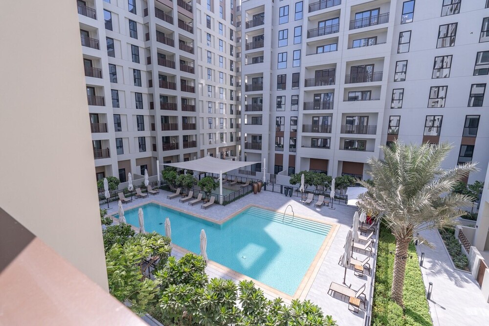 Elegant 4-bedroom Apartment Perfect for Families in Dubai Creek Harbour