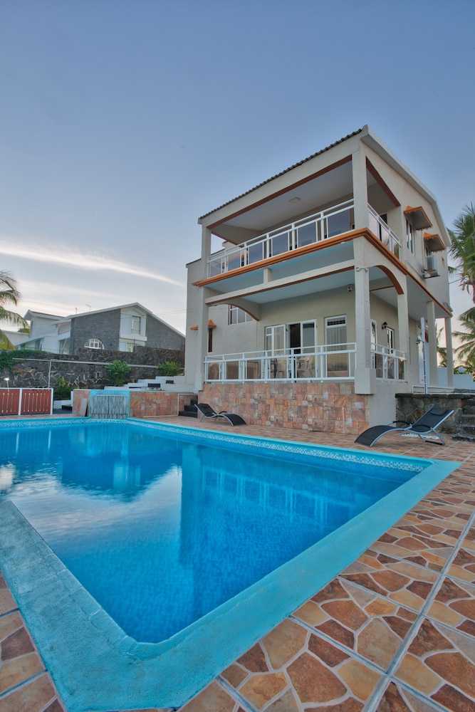 Hibiscus Villa - 5 Rooms
