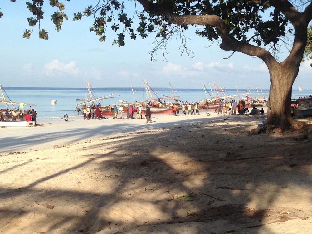 Ocean Breeze Lodge