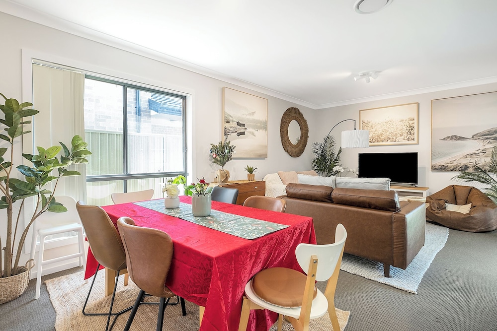 Kozyguru | Marsden Park | Charming 5Bed + Backyard