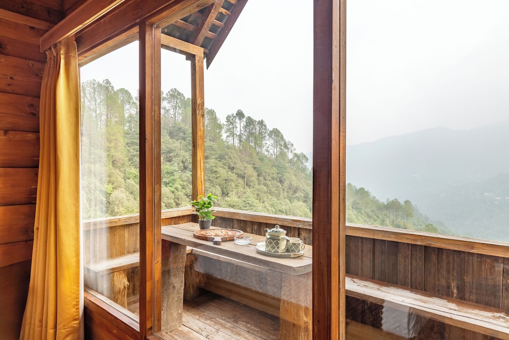 Alaya Stays Suro Woodcrest Chalet