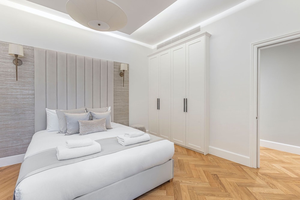 Wimpole Mews - 4 Bedroom Apartment