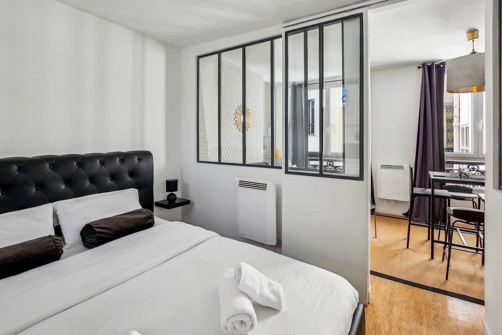 Studio at the Heart of the Marais Rue des Rosiers