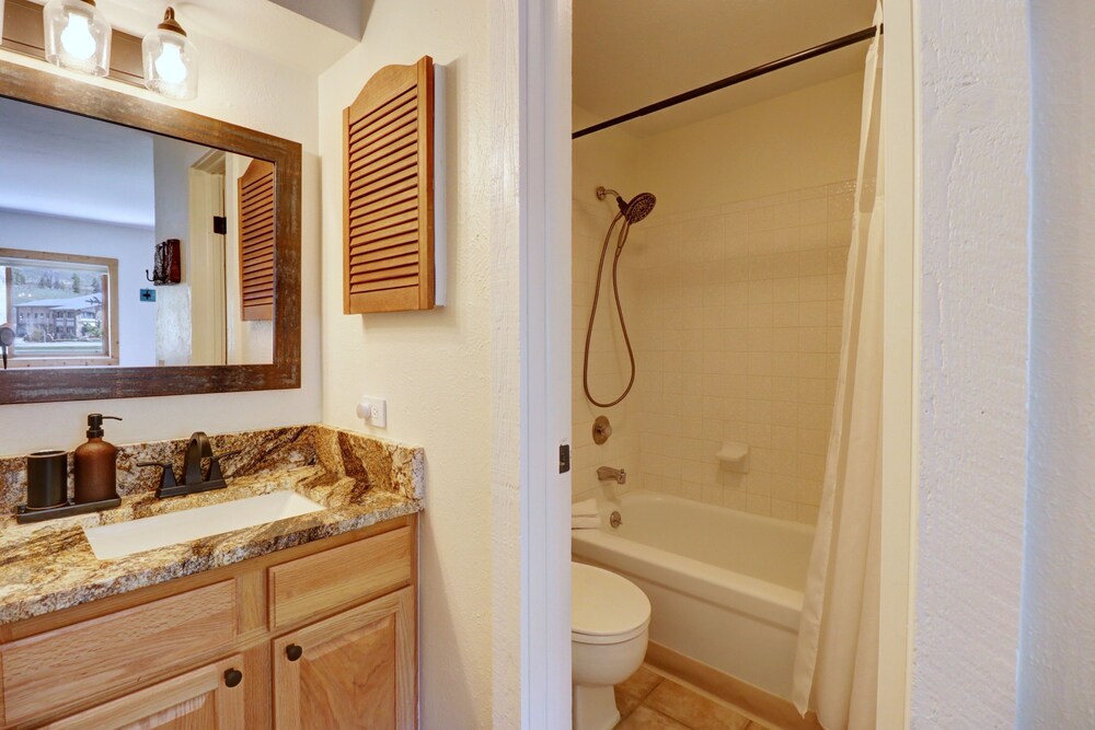 An206 Anaconda 4 Bedroom Condo
