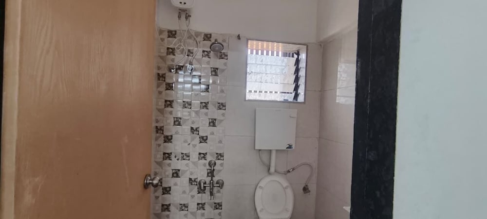 Royal Night Guesthouse - Daman