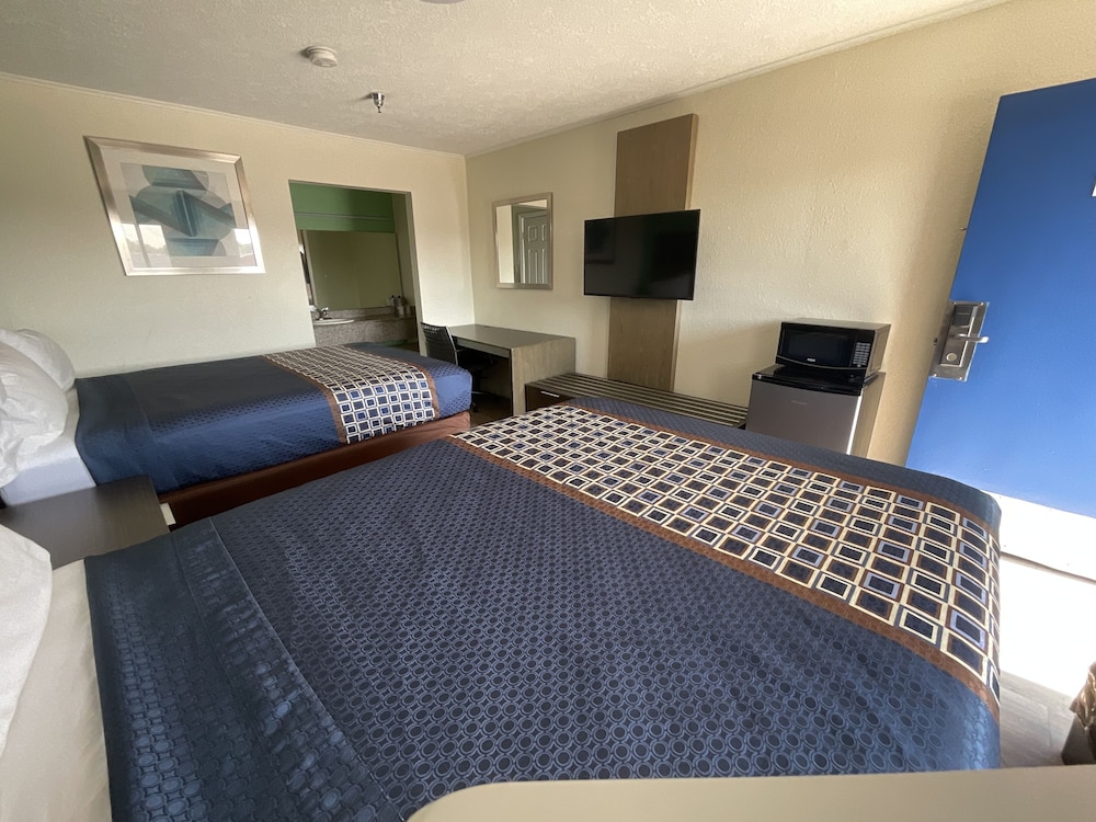 Beaumont Vacations - Executive Inn Suites - Property Image 13
