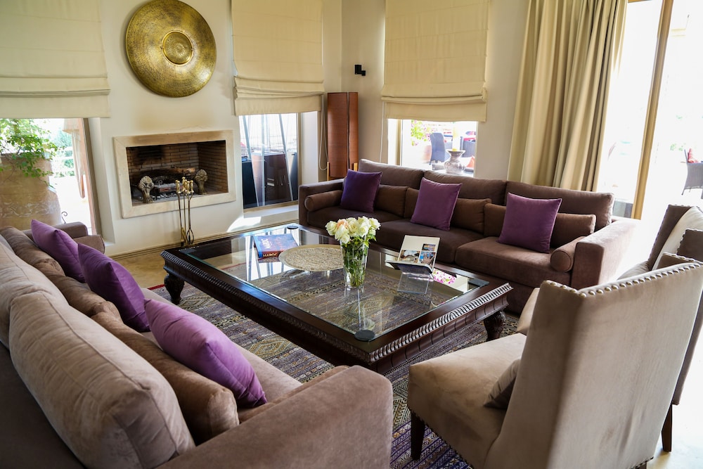 Le Clos des Oliviers by KMV