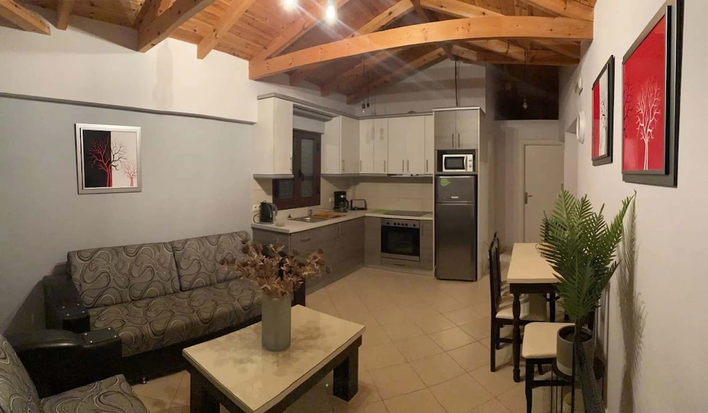Villa Orestis - Stoupa Seaview Gem
