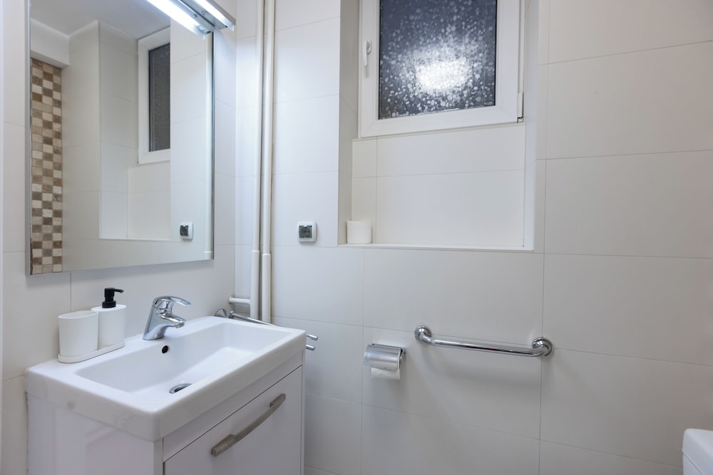 Central Studio Apartments