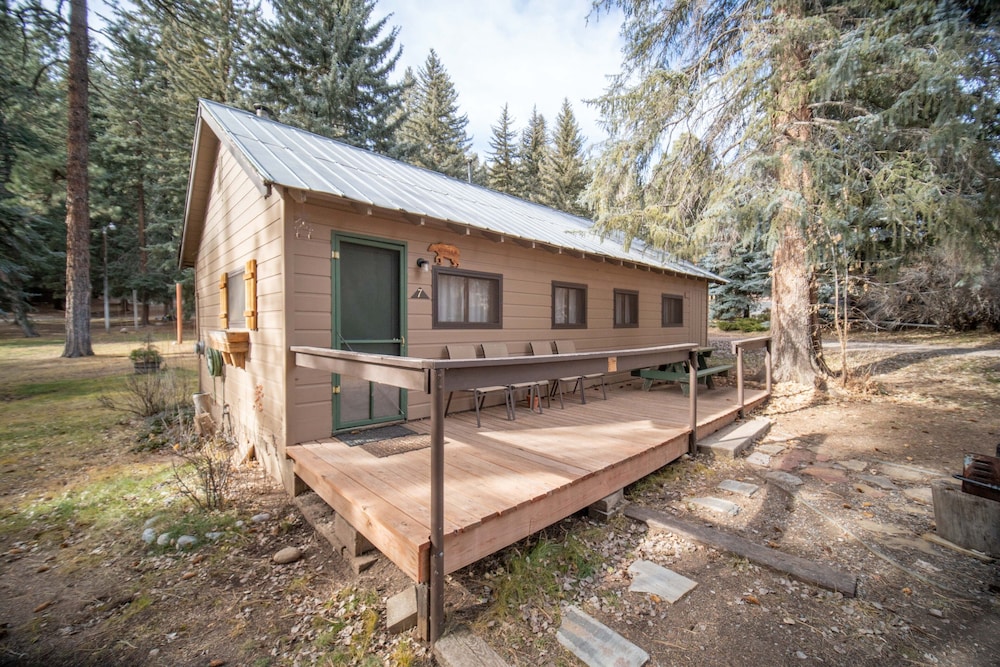 Bear Paw Lodge
