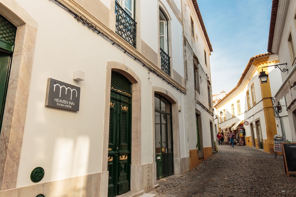 Hotel Heaven Inn Évora - Hostel - Image 1