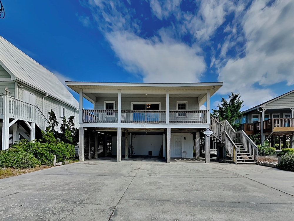 The Sassy Sea Turtle by Topsail Realty
