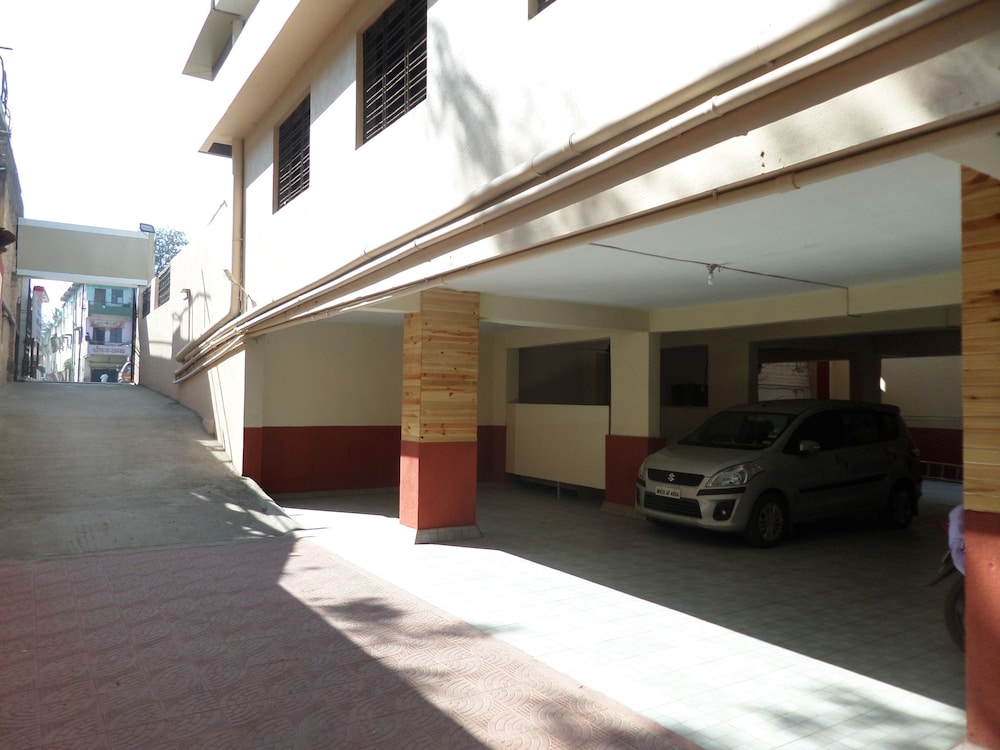 Hotel Gandharv Garden