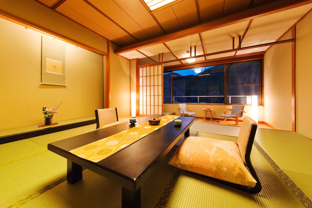 Yumoto Sakakibarakan