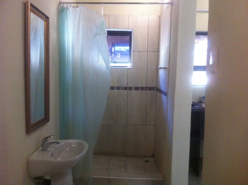 Shakawe Sands Lodge