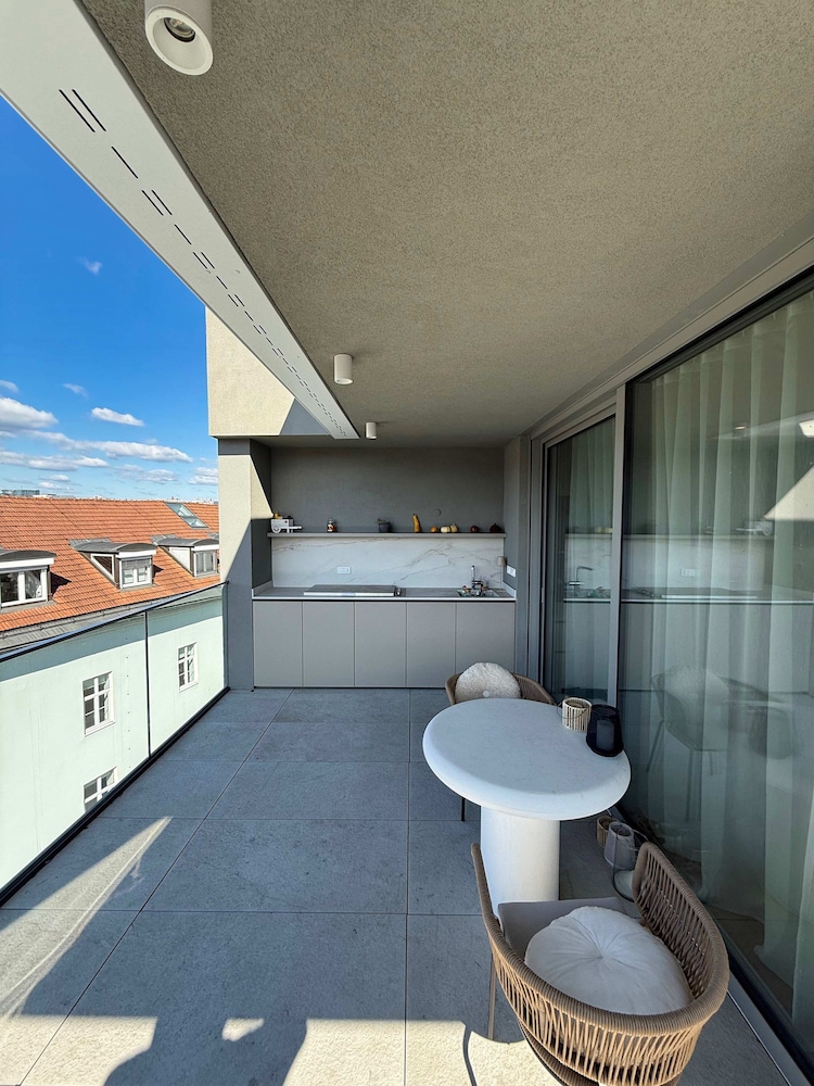 Skyline Penthouse Retreat Luxury in Ljubljana